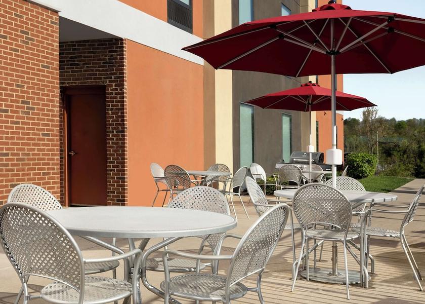 Tennessee Knoxville Terrace/patio