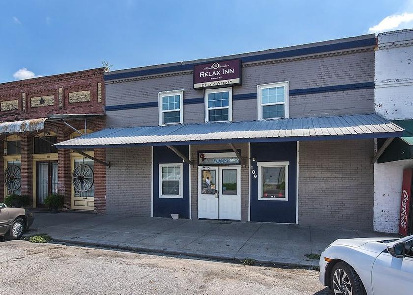 Texas Manor Entrance