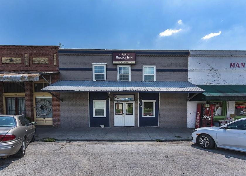 Texas Manor Entrance