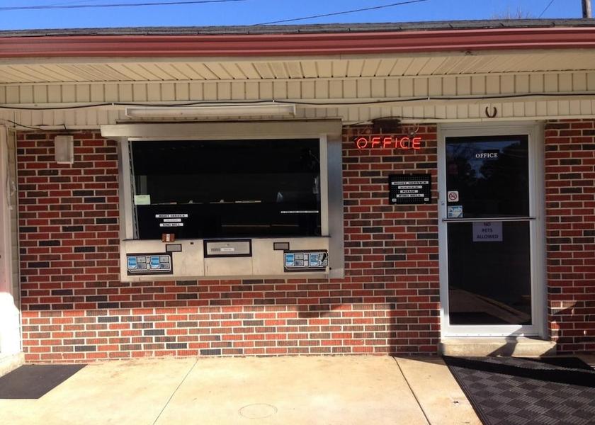 Alabama aliceville Exterior Detail