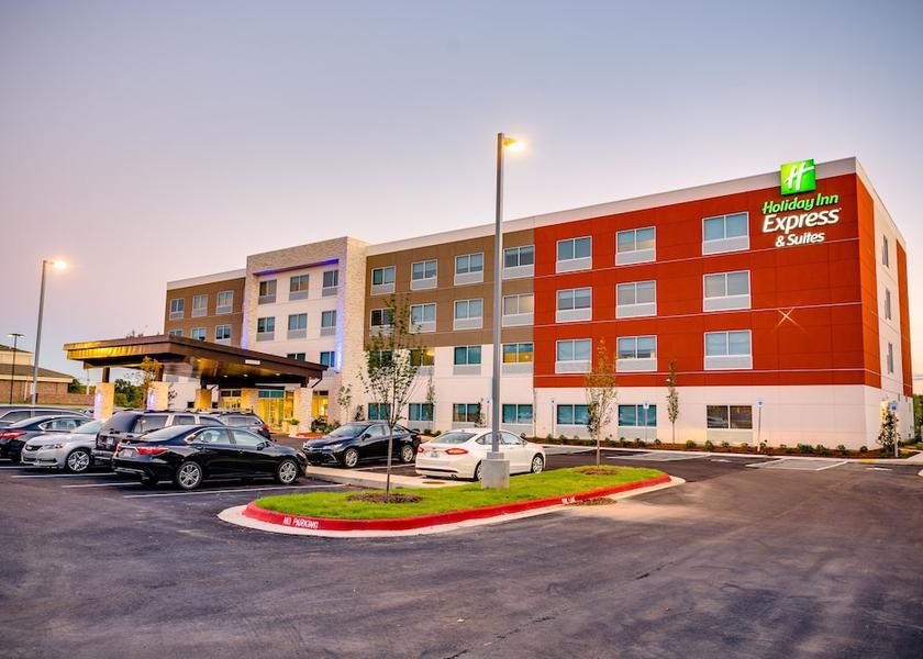 Arkansas Russellville Exterior Detail