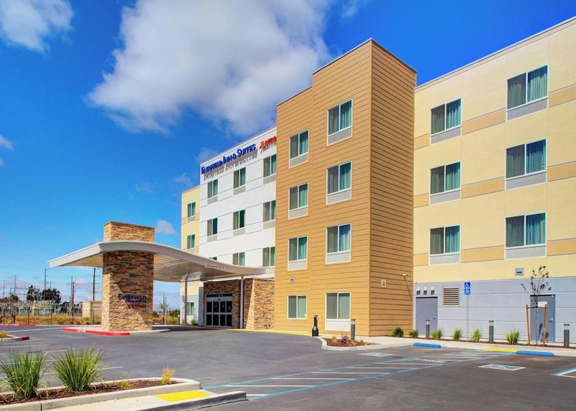 California Hollister Exterior Detail