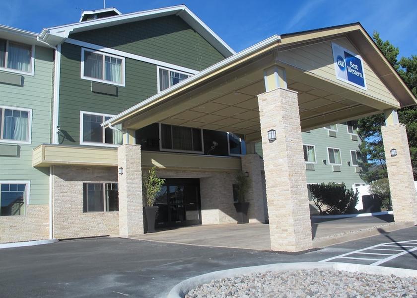 Washington Long Beach Exterior Detail