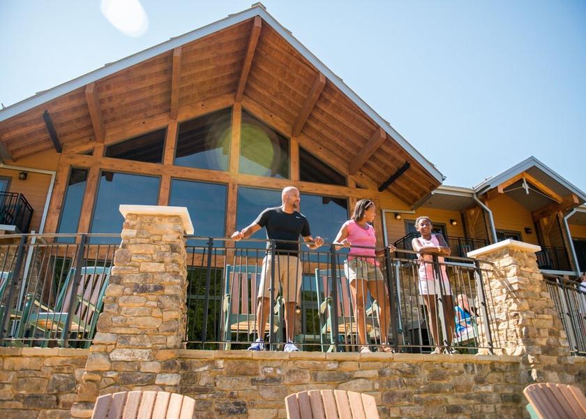 Missouri Eminence Exterior Detail