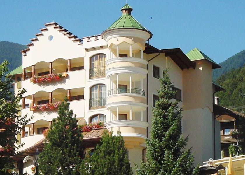 Tyrol Schwendau Facade