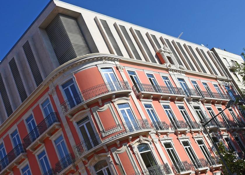  Lisbon Front of property