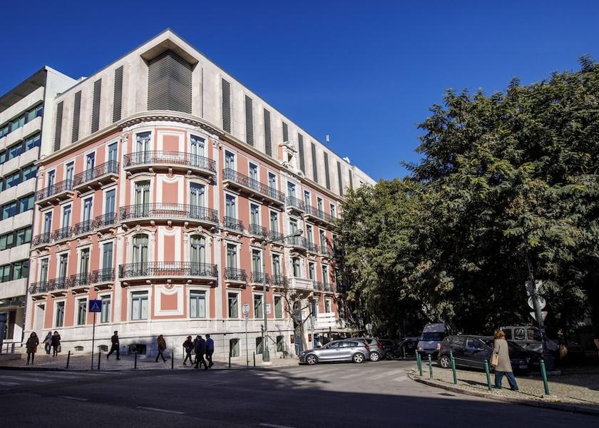  Lisbon Front of property