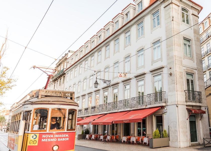  Lisbon Exterior