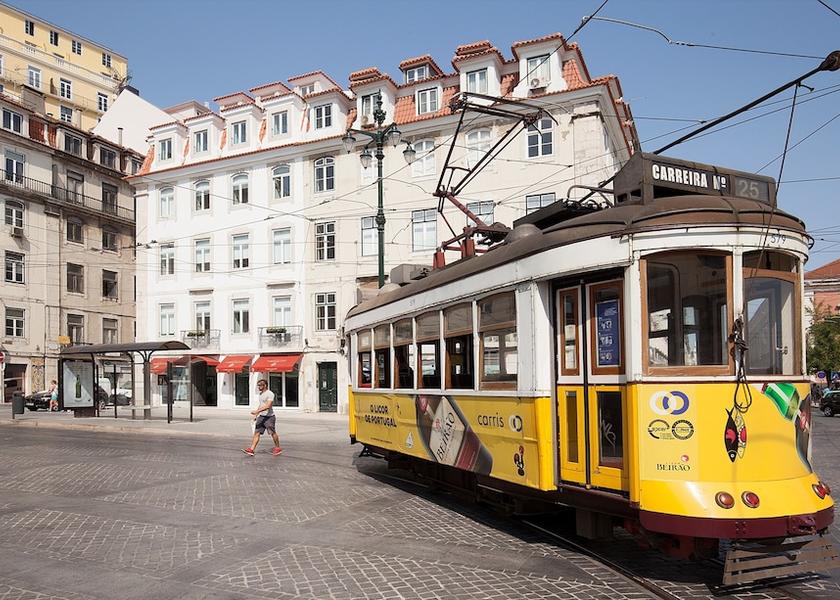  Lisbon Property entrance