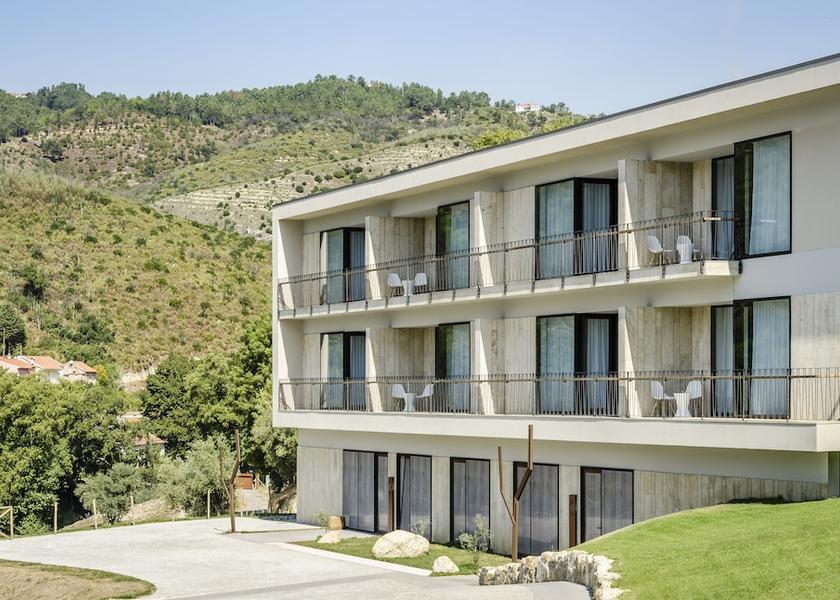 Centro Oliveira do Hospital Porch