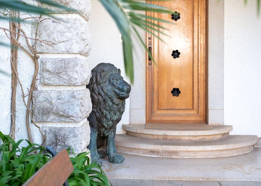  Cascais Property entrance