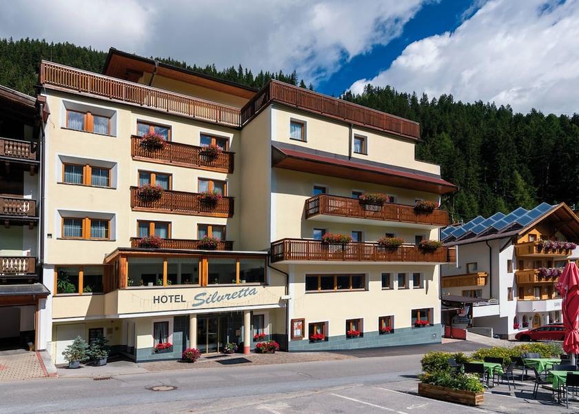 Tyrol Kappl Front of property