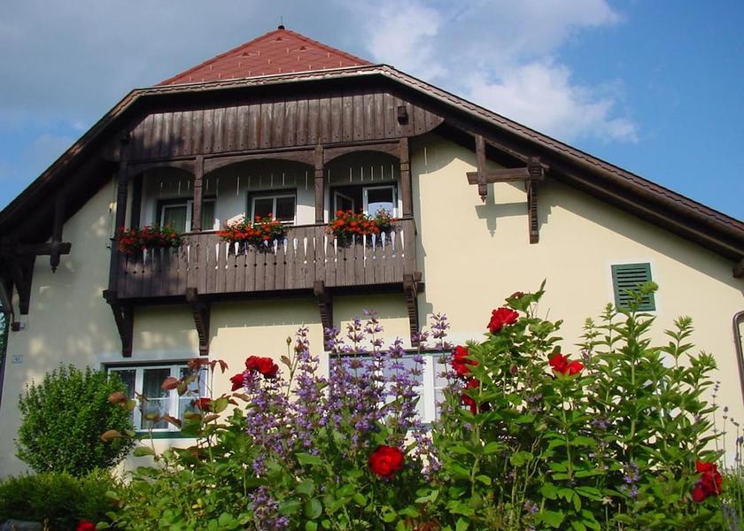 Carinthia Poertschach am Woerthersee Exterior Detail
