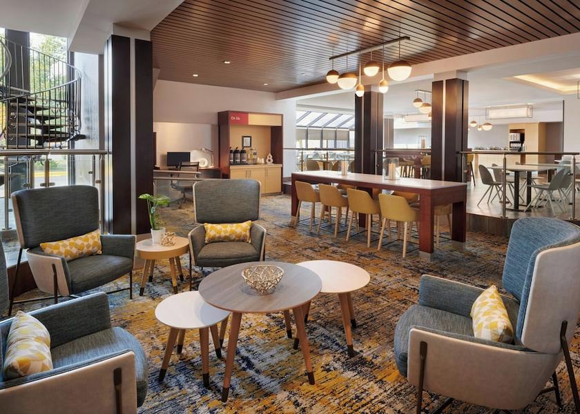 Ontario London Lounge