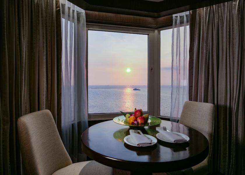  Manila Beach/Ocean View