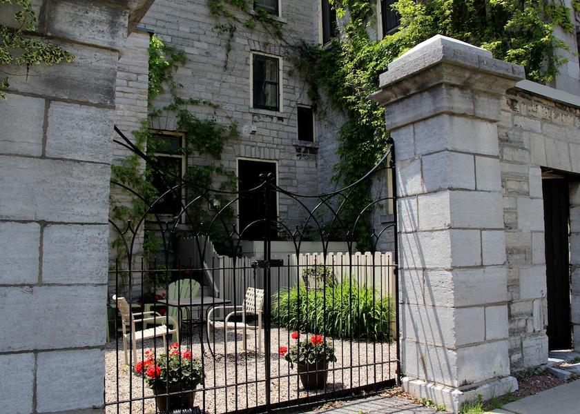 Ontario Kingston Entrance