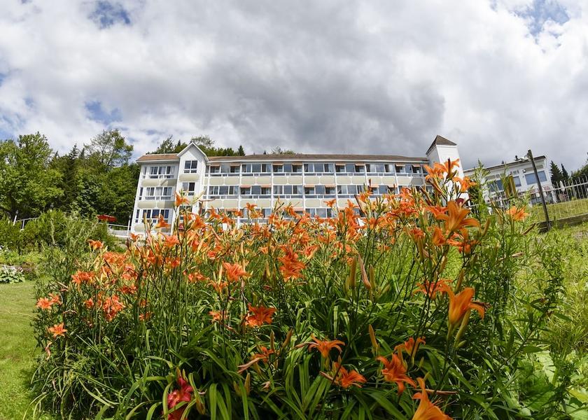 Quebec Sainte-Agathe-des-Monts Front of property