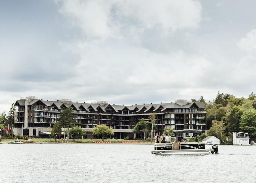 Quebec Lac Beauport Exterior Detail