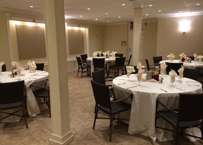  St. Thomas Meeting Room