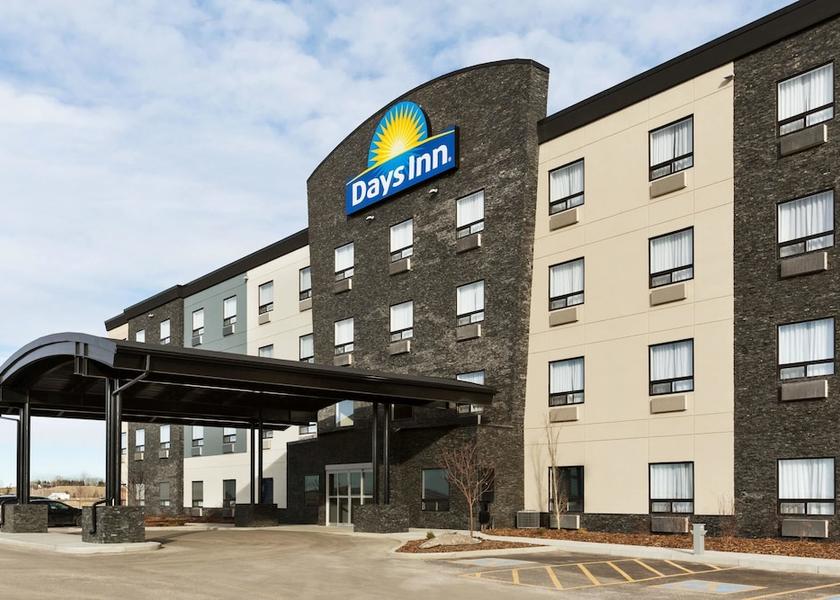 Alberta Balzac Exterior Detail