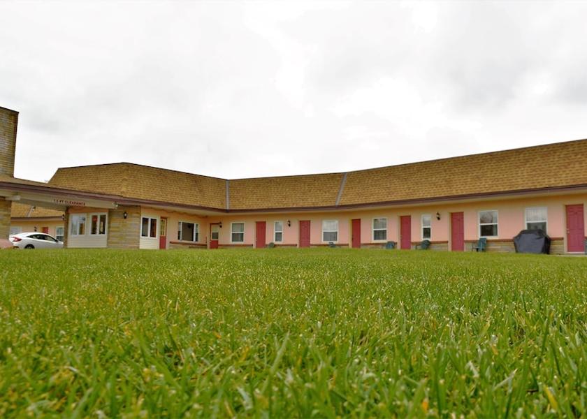 Ontario Pembroke Facade