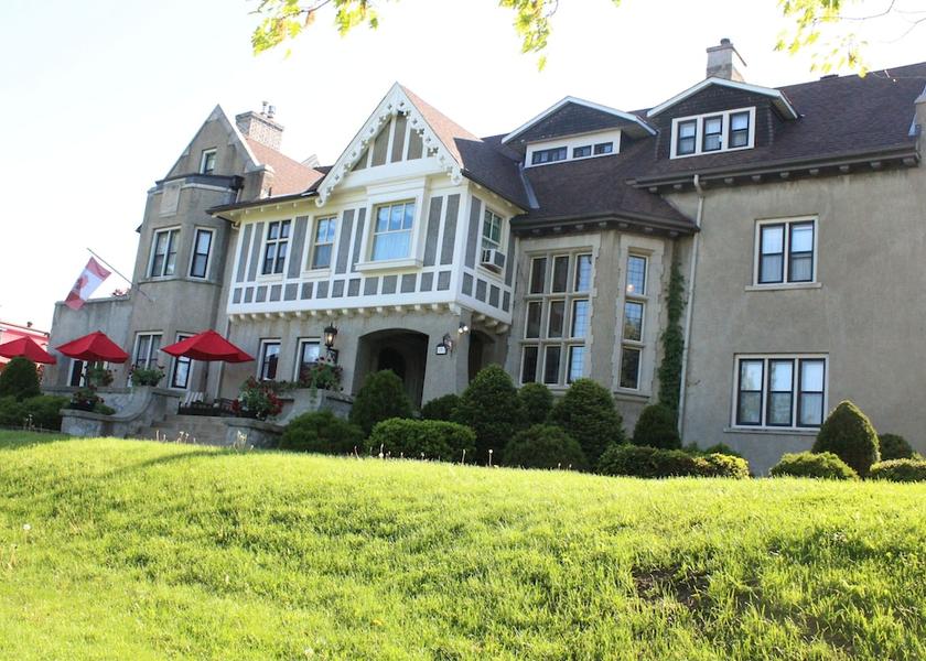 Ontario Pembroke Facade