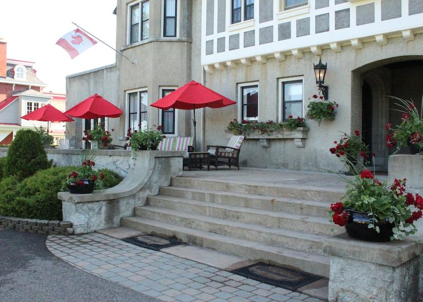 Ontario Pembroke Entrance