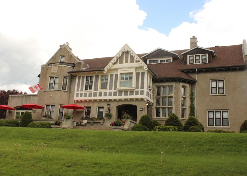 Ontario Pembroke Facade