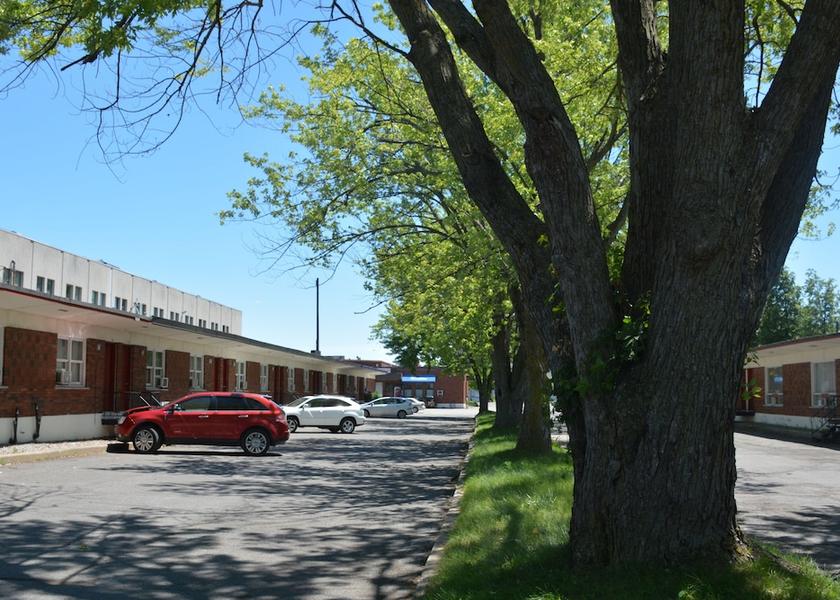 Quebec Laval Parking