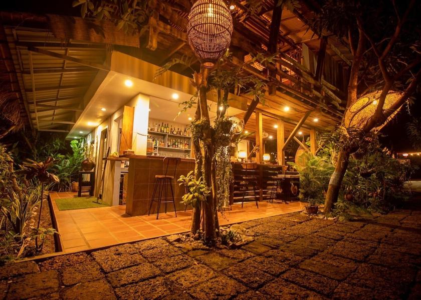 Kep Kep Pool Side Bar
