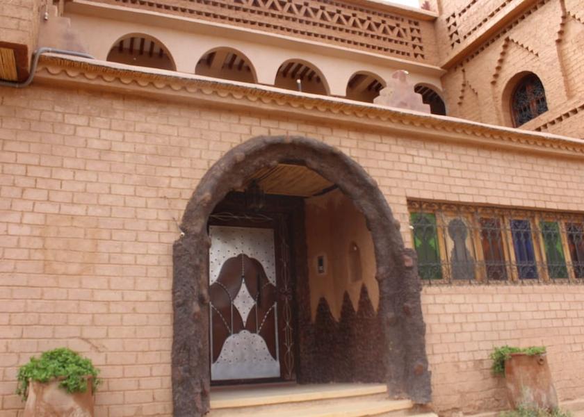 Drâa-Tafilalet Souk Lakhmis Dades Entrance