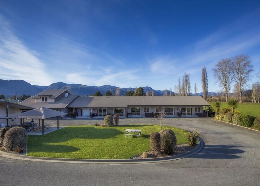 Tasman Region Takaka Exterior Detail