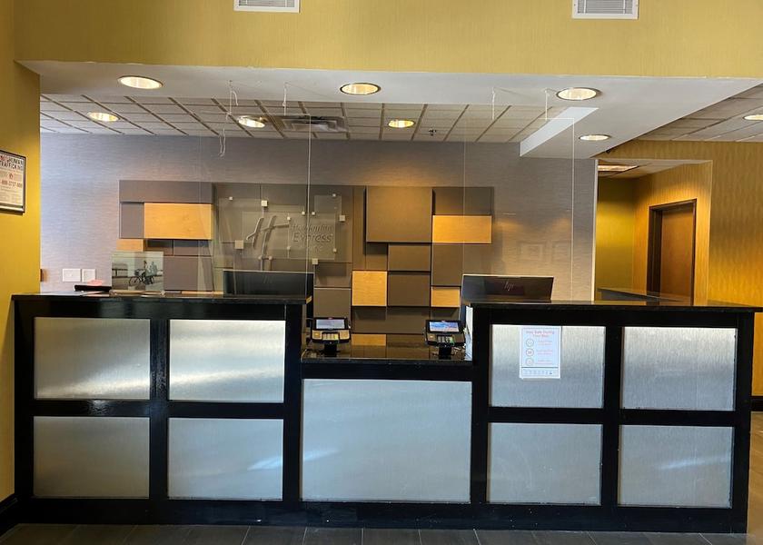 Missouri Maryland Heights Lobby