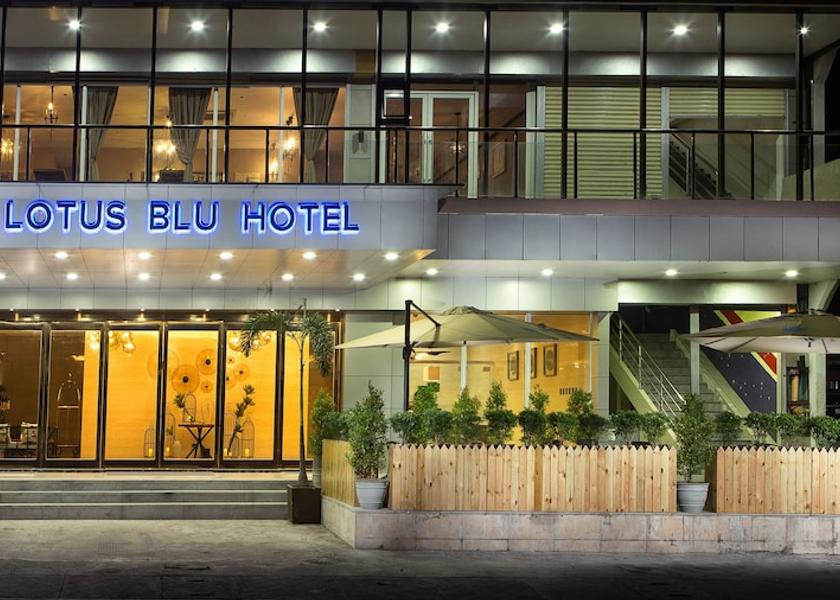 Bicol Legazpi Front of property - evening/night