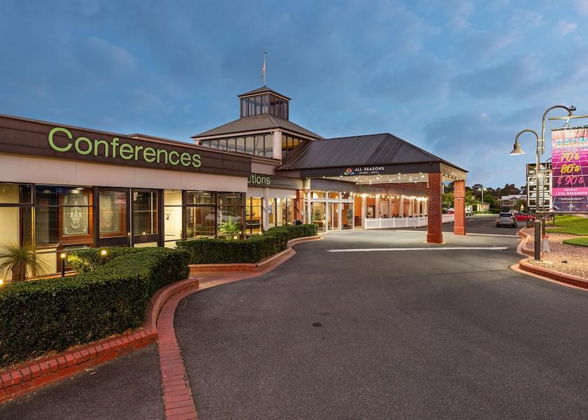 Victoria Bendigo Facade