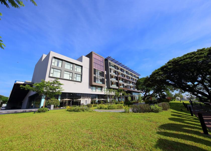Central Luzon Mabalacat City Hotel Exterior