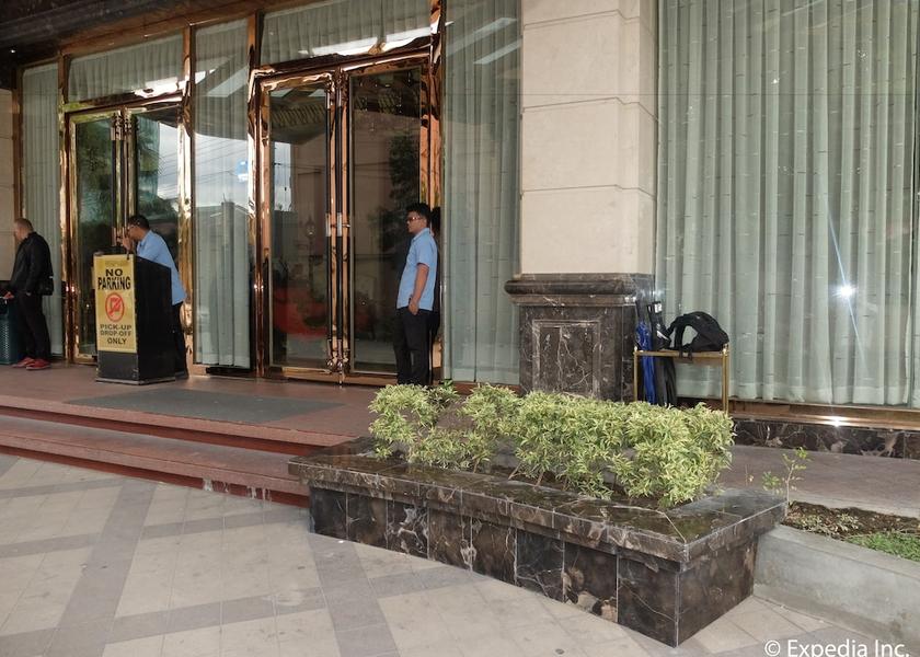 Central Luzon Angeles City Property entrance