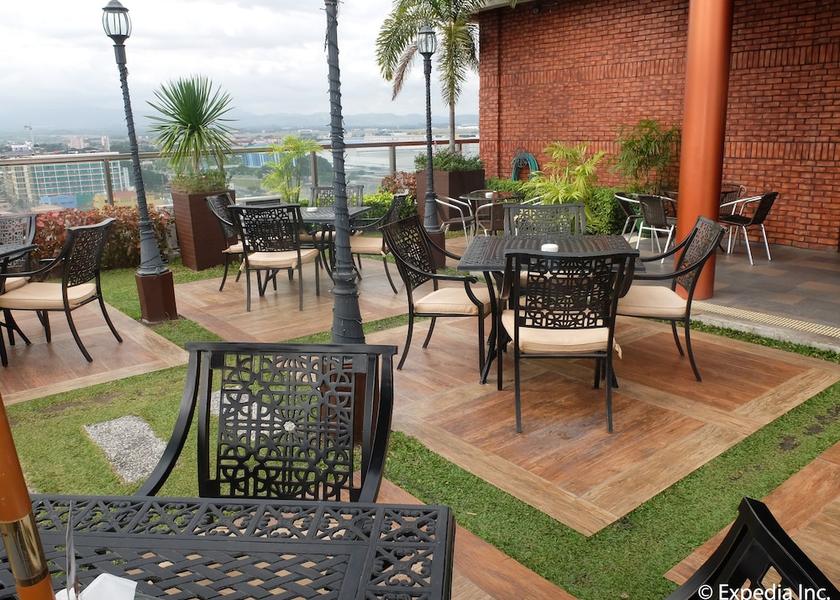 Central Luzon Angeles City Outdoor dining