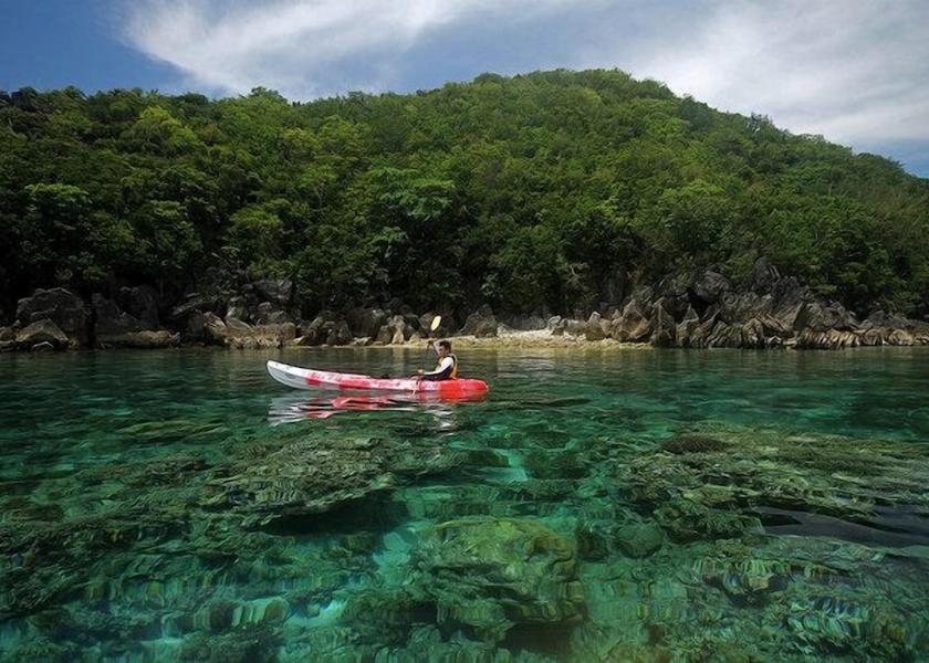 Bicol Caramoan Boating