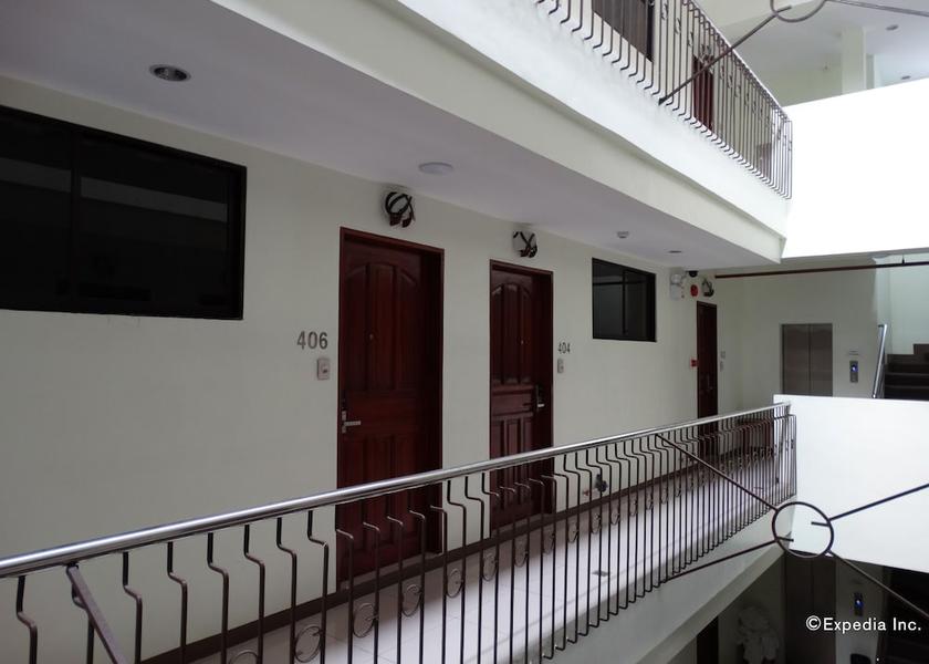  Manila Hallway