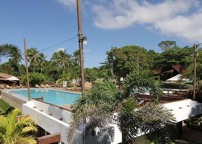  Loon Exterior Detail