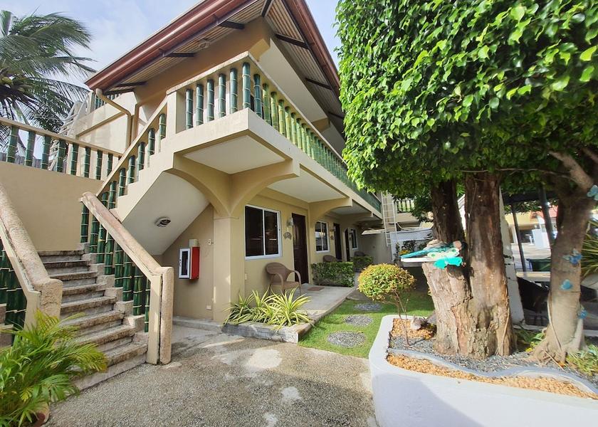  Lian Exterior Detail