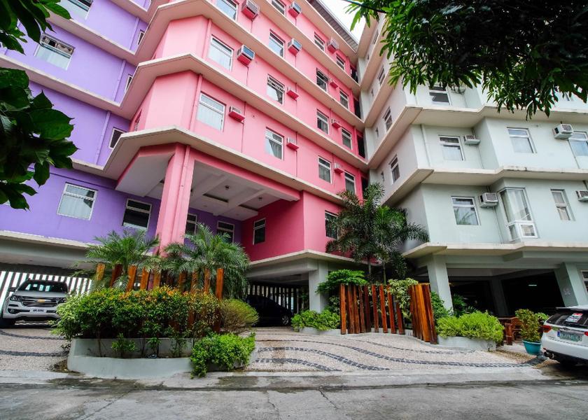  Taguig Hotel Exterior