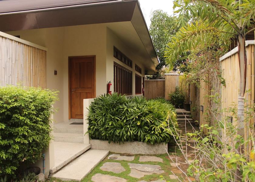 Central Visayas Dauin Room