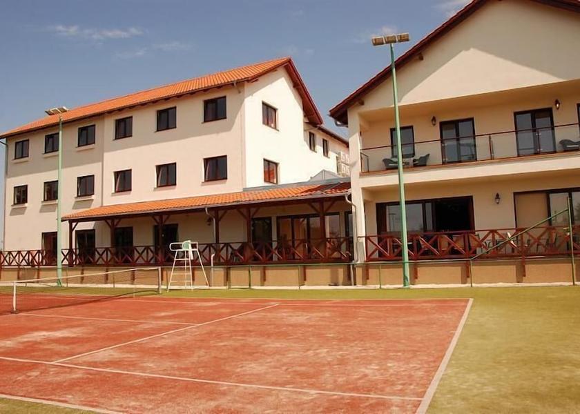 Greater Poland Voivodeship Kornik Tennis Court