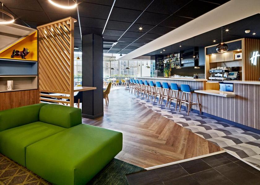 Auvergne-Rhone-Alpes Clermont-Ferrand bar/lounge