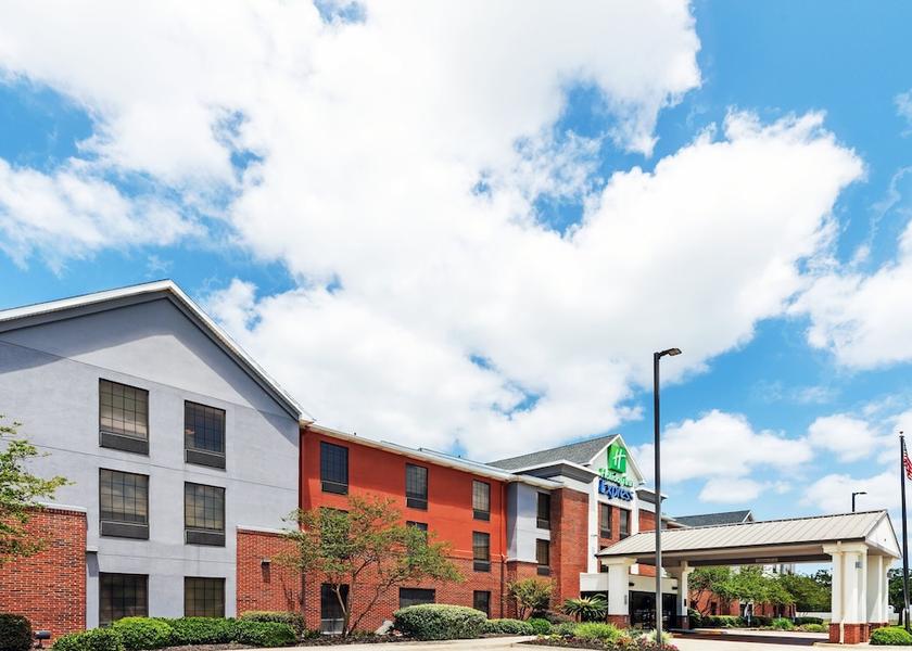 Louisiana Sulphur Exterior Detail