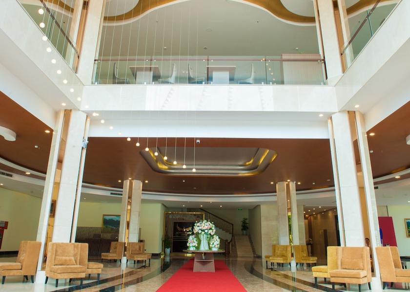 Lobby lounge