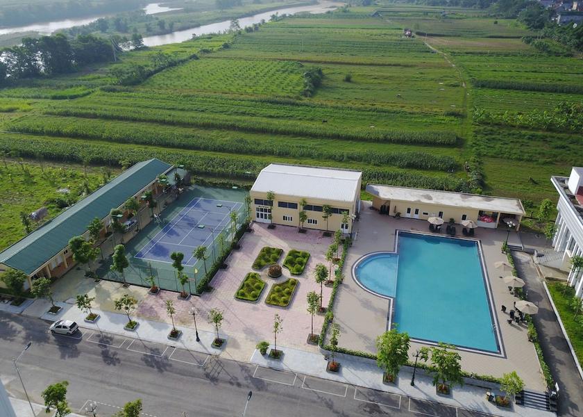 Nghe An Province Con Cuong Indoor/outdoor pool