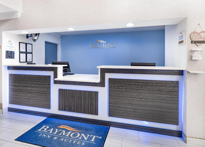 Illinois Gurnee lobby